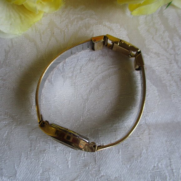 PULSAR QUARTZ GOLD WATCH – VINTAGE - Picture 7 of 15